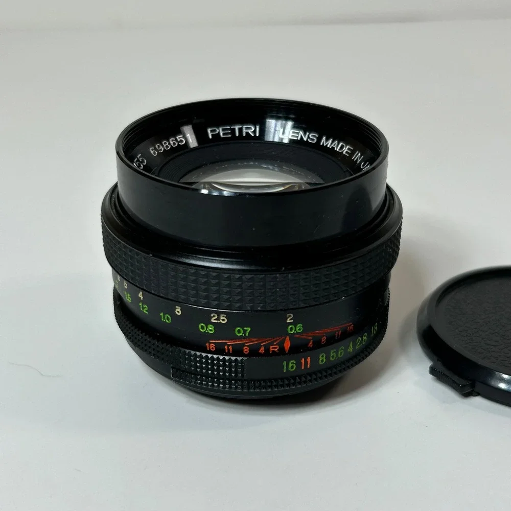 Petri CC Auto 55mm f/1.8 Prime Lens Japan - Minor Internal Dust (698651)